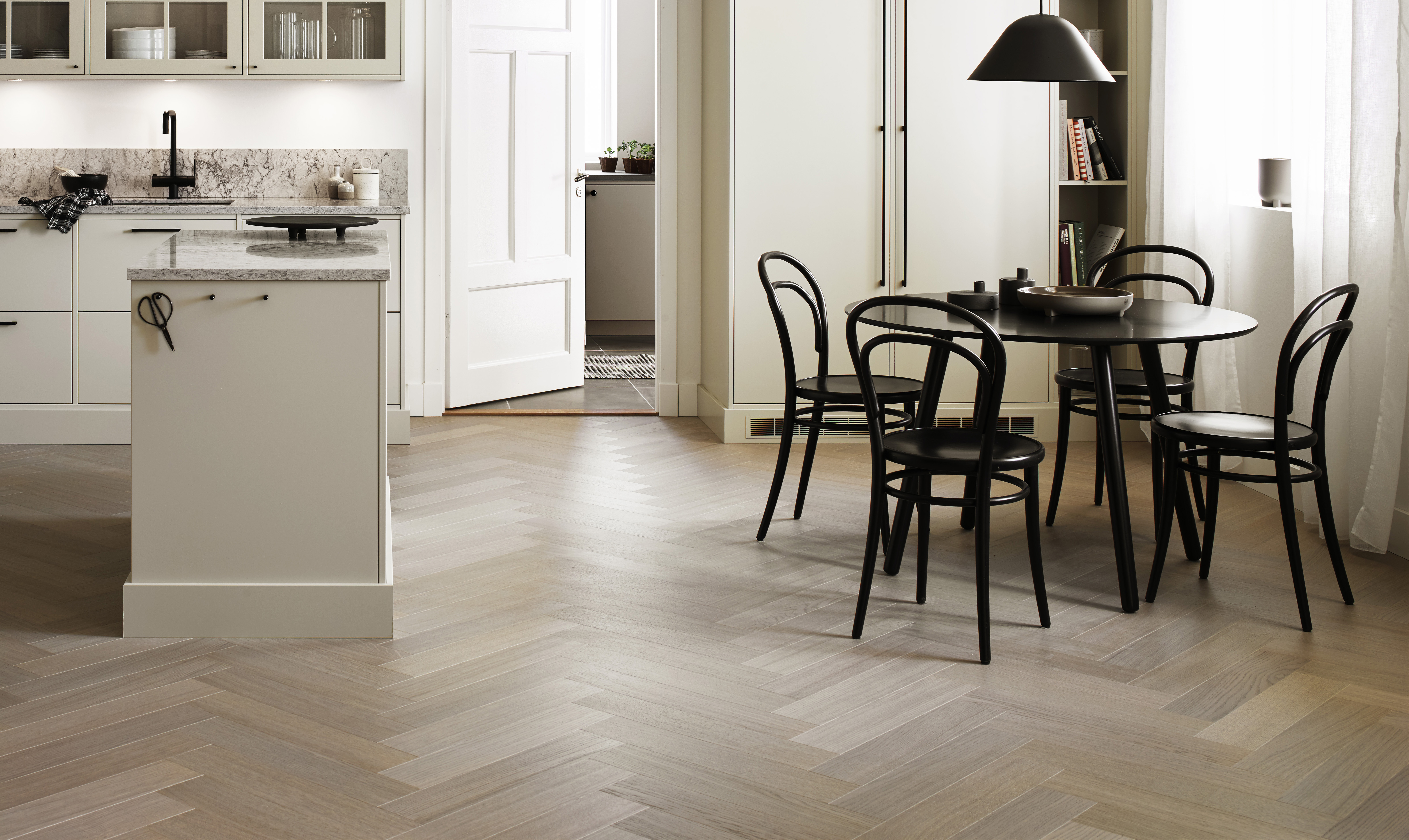 Maxwood Jazz Ek Dimgrå 135945 46 Vedum Moa Linnebeige 00 Beskuren